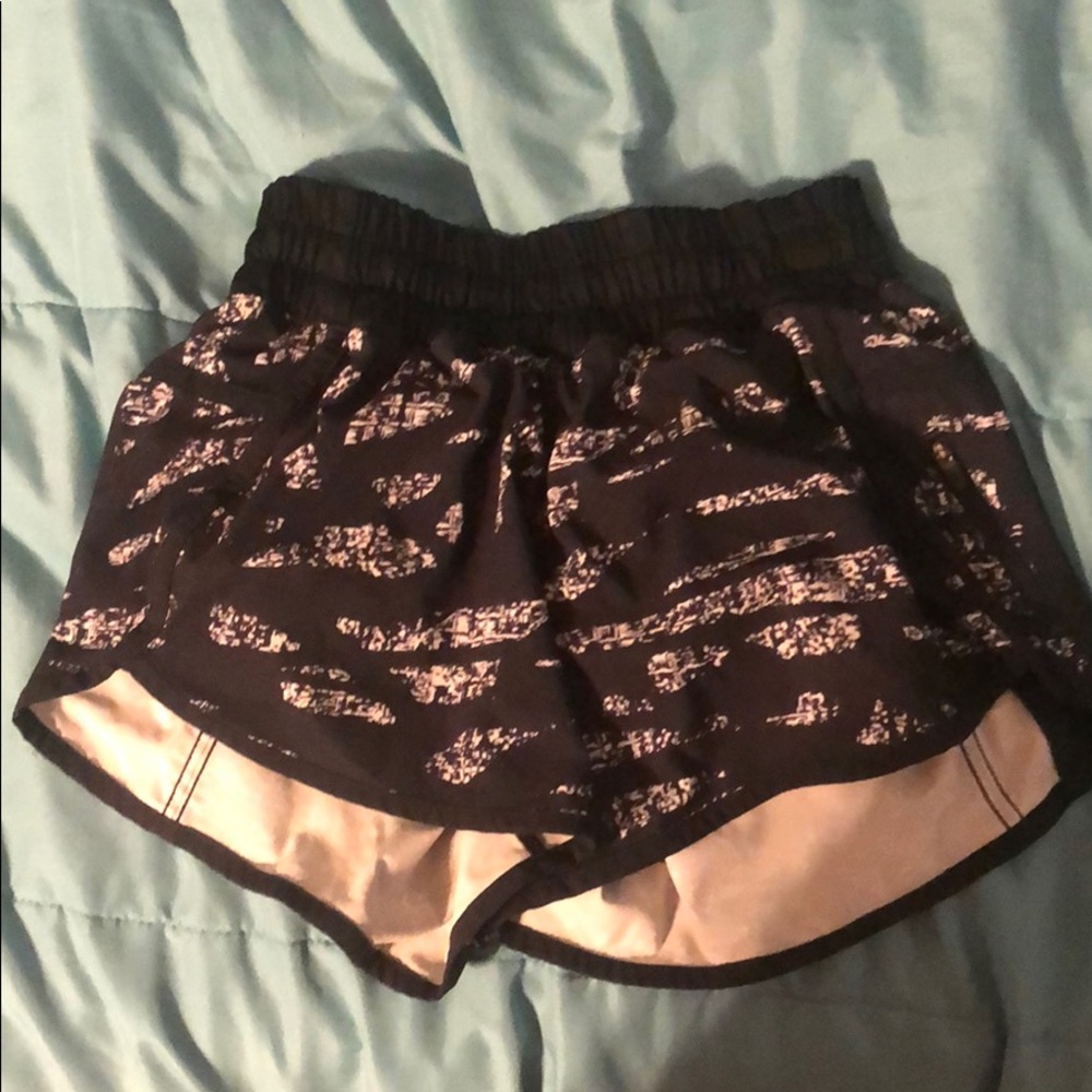 Lulu lemon shorts!!